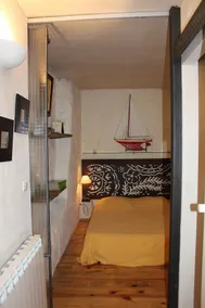 Laure de Noves: 40m² Haus mit Terrasse am Pool - Image 2