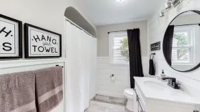 Football Hall of Fame Hideaway: Cozy & Convenient  - Image 4