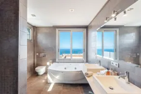 Fantastisk moderne villa med opvarmet infinity-pool, elevator, GYM, sauna, boblebad - Image 3