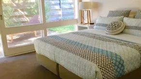 TREE TOP VIEWS -Family and Dog friendly - Luxury 4 Bedder . Wifi included - Image 5