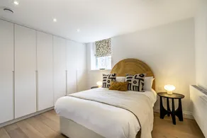 A premium stay that sleeps 4 guests  in 2 bedrooms - Image 4