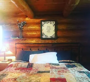 Quiet Lakeside log cabin with teaching/studio space available for retreats. - Image 3