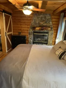 La Vita e Bella -Life is Good- at this pet friendly Northwoods escape  - Image 4