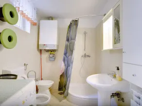Maison avec terrasse, barbecue et piscine privée - Image 3