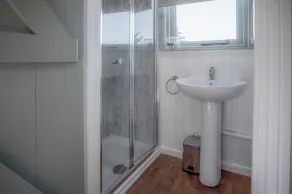 Willow - 1 Bedroom Shepherds Hut - Amroth - Image 2