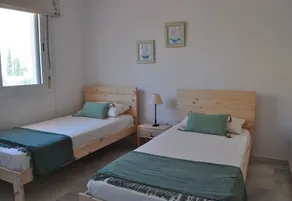 Frontline Beach Apartment - Image 4