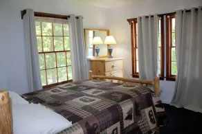 Cabin 1 at Kentucky Lake's  Lynnhurst Family Resort - Image 4