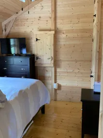 Cozy Cabin with private back yard, located 5 min away from Dale Hollow Lake - Image 5