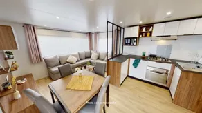 Casa mobile 'Gastes' con piscina condivisa, terrazza privata e aria condizionata - Image 4