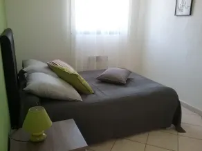 Renoveret lejlighed på 35m2 mellem Bastia og Porto-Vecchio - Image 4