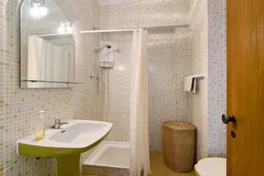 Apartment 'VIP T2 em Frente a Praia' with Sea View, Terrace & Wi-Fi - Image 3