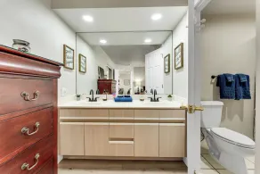 Lake Views, Stylish, Clean and Large, Walk to Indoor and Outdoor Pool! - Image 2