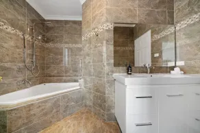 Perfectly Located Complete Private Villa - Image 3
