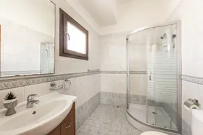 Villa Tsikkos Tria: localização premium à beira-mar, piscina privativa, A / C - Image 4