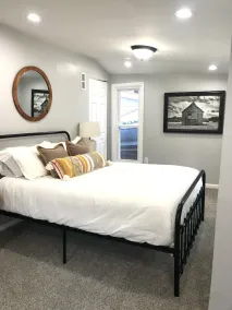 Cozy lakeside cottage near Downtown - Image 5