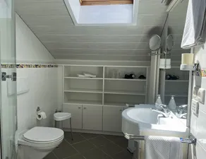 Comfortable, fully furnished apartment with mountain views for 4 people - Image 3