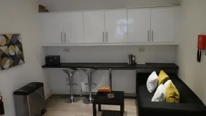 Grand Airport Ensuites - Image 2