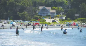 Remodeled Jamestown beach cottage within walking distance to beach - Image 4