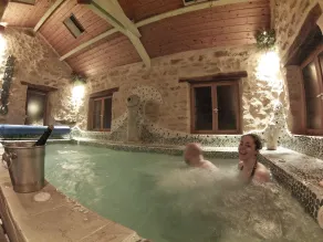 2 piscine, spa privata, jacuzzi, sauna. 3 incantevoli, restaurati del XVIII secolo Case. - Image 4