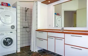 4 bedroom amazing home in Nexø - Image 3