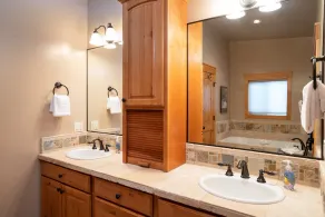Hillside Mountain Creek Haven home - Image 3