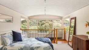 Stanwell Beach Glass House - Image 5