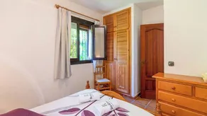 Casa di campagna alla periferia della città di Igualeja - Image 4