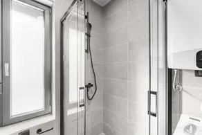 Spacious home with terrace and bubble bath - Image 4