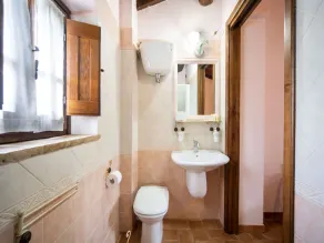 Apartment on Beautiful Estate With Pool Near the Art - Image 2