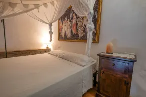Reggia, in small medieval village characteristic apartment with fireplace - Image 5
