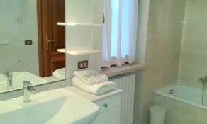 Holiday house Danny in Lazise, ​​with garden, parking, Internet, whirlpool - Image 3