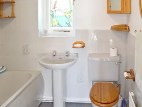 2 bedroom accommodation in Longridge, near Preston - Image 2