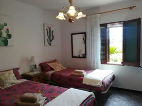 Maison de campagne simple avec piscine clôturée.  À 1.7 km de Porto Cristo. - Image 3