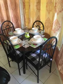 1 Bed Villa - Sleeps 2 - Garden - Parking - Wifi - Image 4