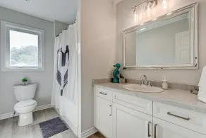 Cozy, spacious family home w/ Arcade! 5 mins from Beach! - Image 4
