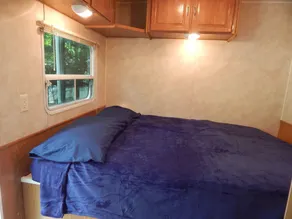 Waterfront camper in Adirondack-like setting - Image 5