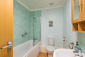 Modern holiday home in Walmer, Deal with parking - Image 3