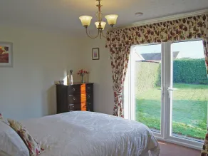Alojamiento de 2 habitaciones en Potter Heigham, near Great Yarmouth - Image 4