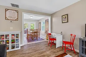 Newly Remodeled Charming Mountain Retreat In Super Location - Image 2