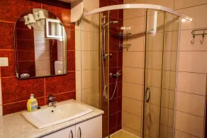 Ferienwohnung mit Pool und Spielplatz - Image 3
