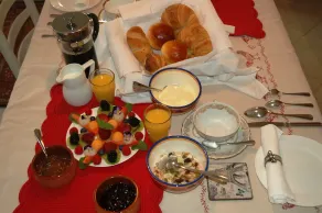 L'Olivette B&B Lavender Room.\nFor 2 Adults Only.\nUnsuitable for Children. - Image 2