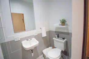 Maison entière avec un bain à remous dans un bloc de la rue principale de Frankenmuth. - Image 5
