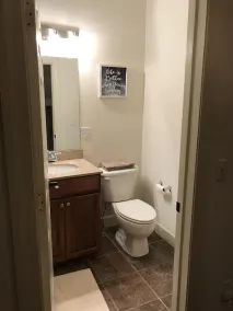 Ski ON/OFF 3 Bedroom Spacious Townhouse/newly renovated. 600 ft to lift - Image 4