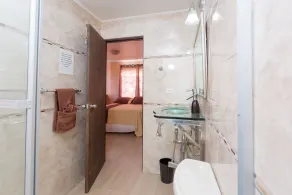 New Kingston Guest Apartments II - Image 3