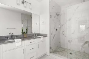 Elmhurst ~ 6 Beds, 2 Mi Downtown / Broadway, Free Parking, Space for Everyone, Covered Outdoor Areas - Image 5