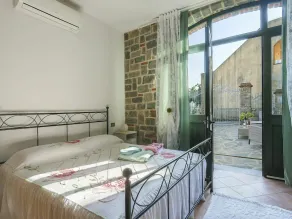 Smuk lejlighed for 6 personer med privat pool, WIFI, klimaanlæg, TV, terrasse og kæledyr tilladt - Image 4