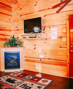 Caddo Ridge Cabin with Hot Tub - Image 2
