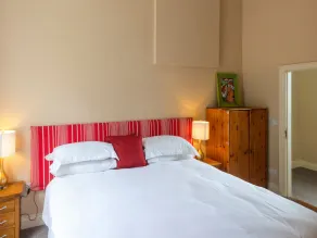 THE OLD SCHOOL, pet friendly, character holiday cottage in Gortin - Image 4
