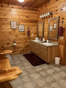 Beautiful 7 Br Log Cabin Located In Smoky Mtns - Image 5