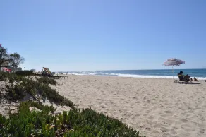 Erschwingliche Endeinheit auf Hof im wünschenswerten La Cabaña! Nur wenige Schritte vom Strand entfernt - Image 4